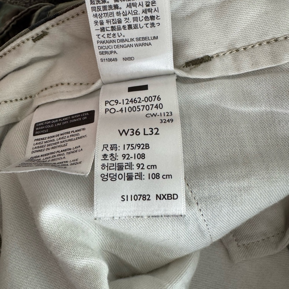 Levi’s Camouflage Cargo Pants - Picture 7 of 7